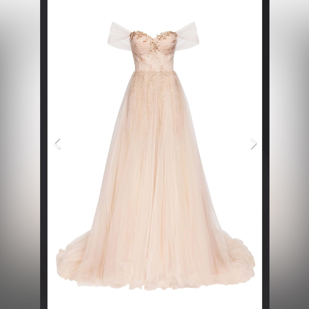 MILLA Graceful off-the-shoulder evening tulle